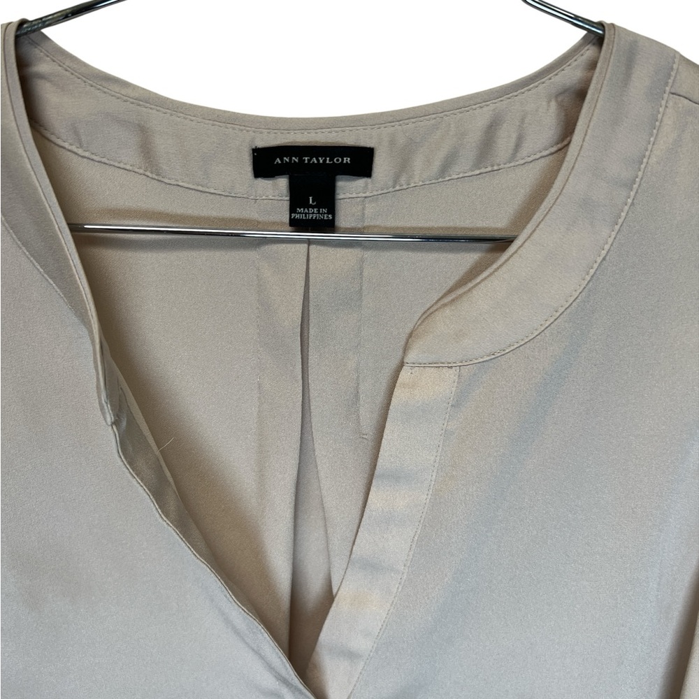 Ann Taylor Sleeveless Blouse Women’s Large Beige Satin Office Career Top - Picture 5 of 5